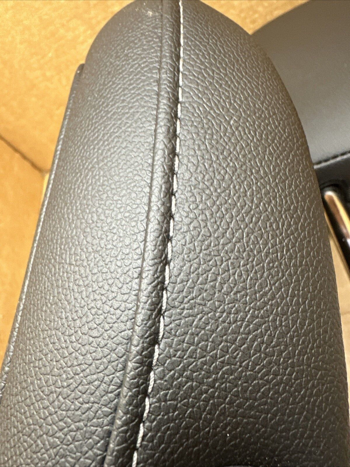 2015 2022 CHEVROLET COLORADO REAR HEADREST SET BLACK LEATHER LEFT RIGHT OEM7