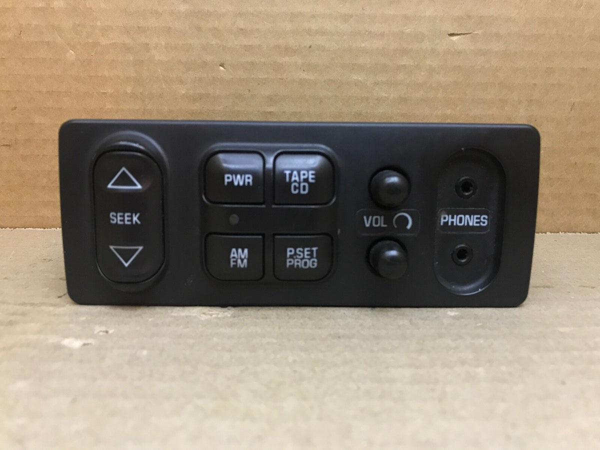 01 04 TAHOE YUKON SUBURBAN ESCALADE CENTER CONSOLE REAR RADIO CONTROL 093568190