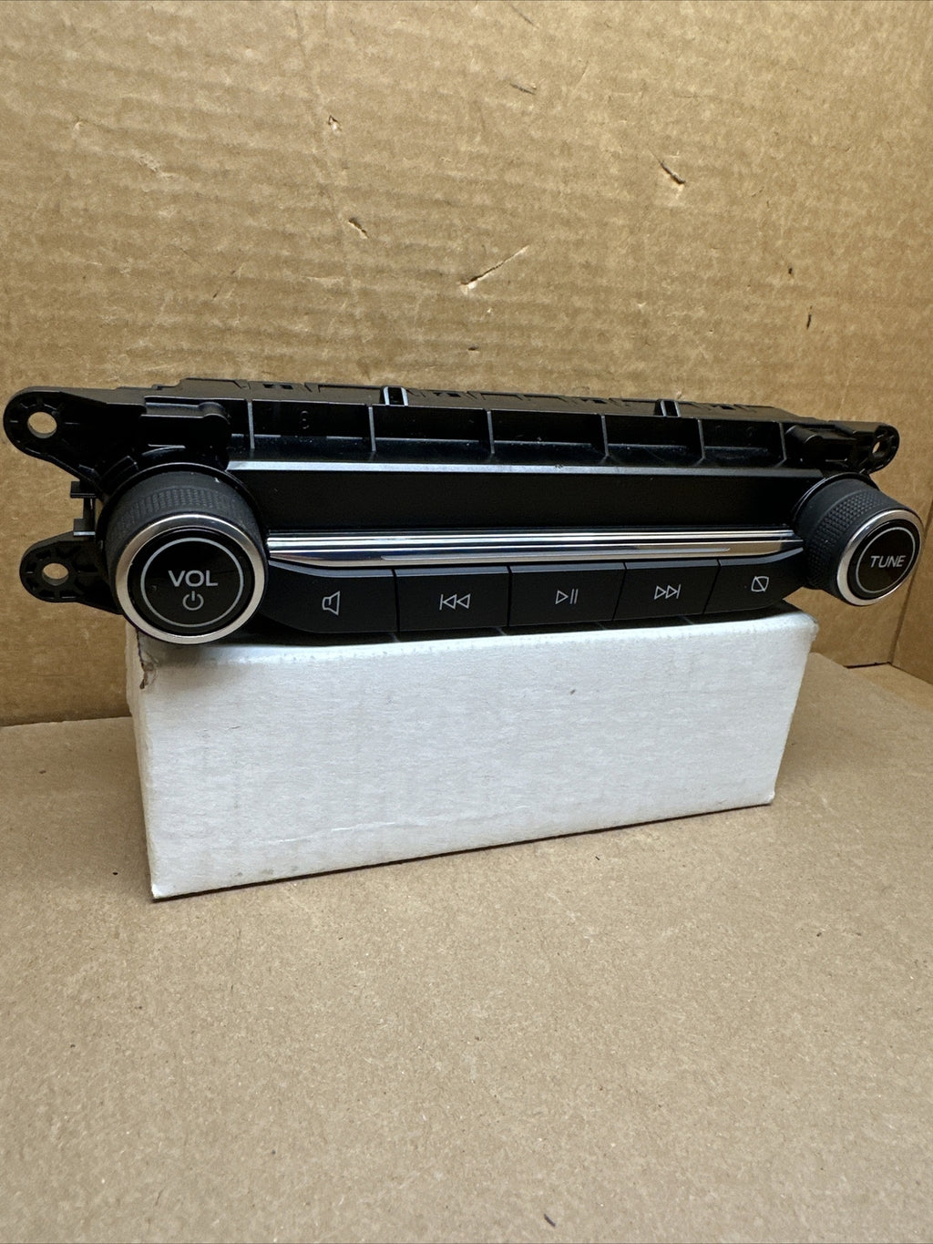 2020 2021 Ford Escape Radio Face Plate Control Panel LJ6T 18K811 CB1