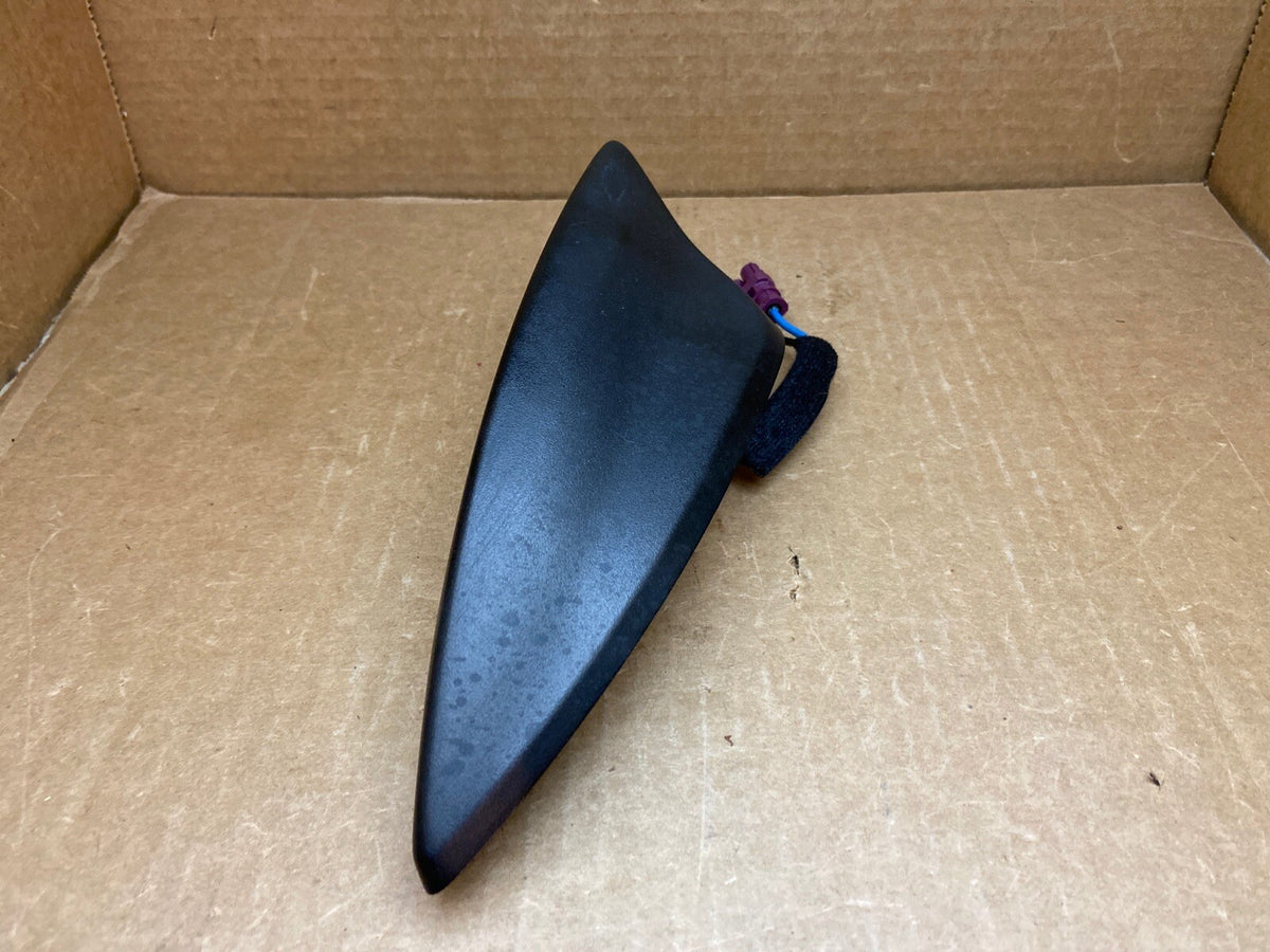 2016 2018 Chevrolet Cruze Roof Mounted Shark Fin Radio Antenna OEM 233707011