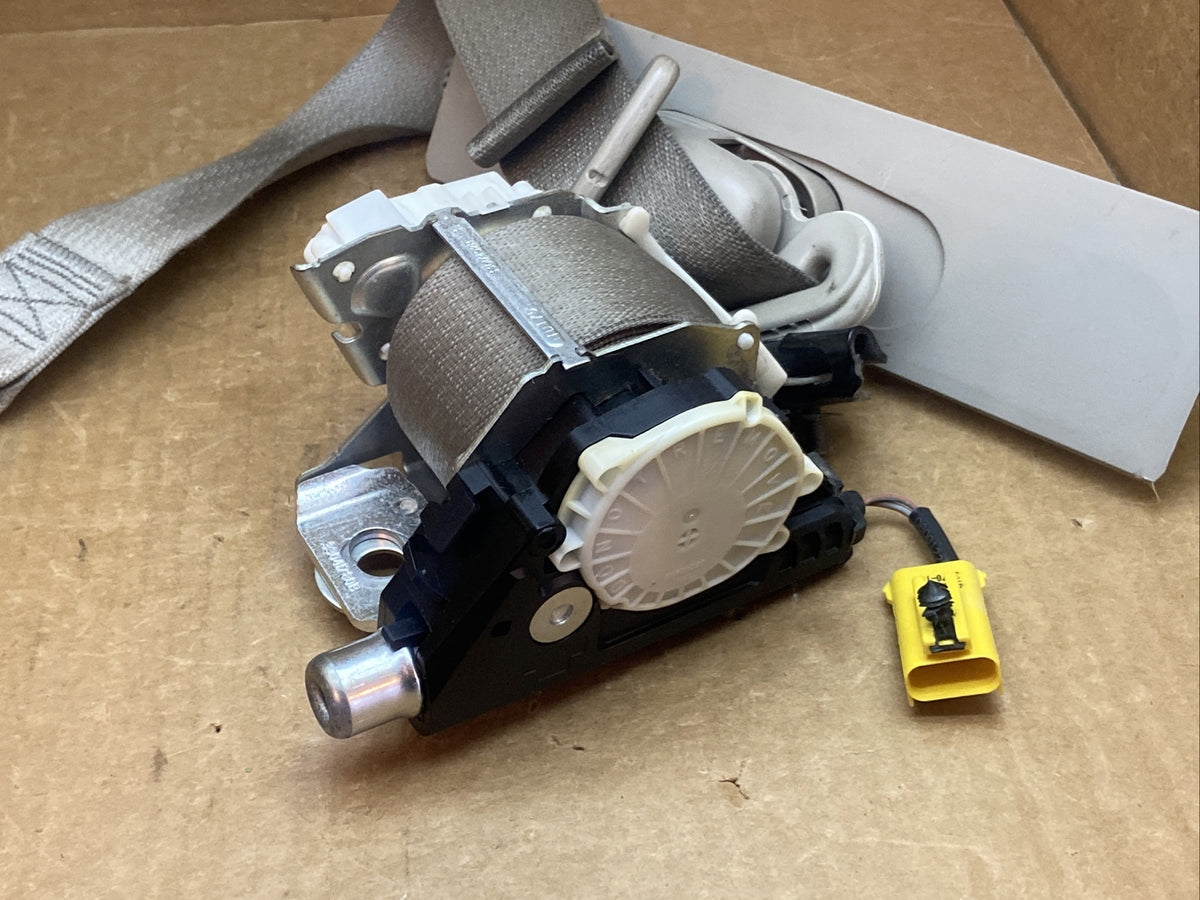 11 20 Grand Caravan Town Country Front Left Driver Seat Belt Seatbelt Retractor4