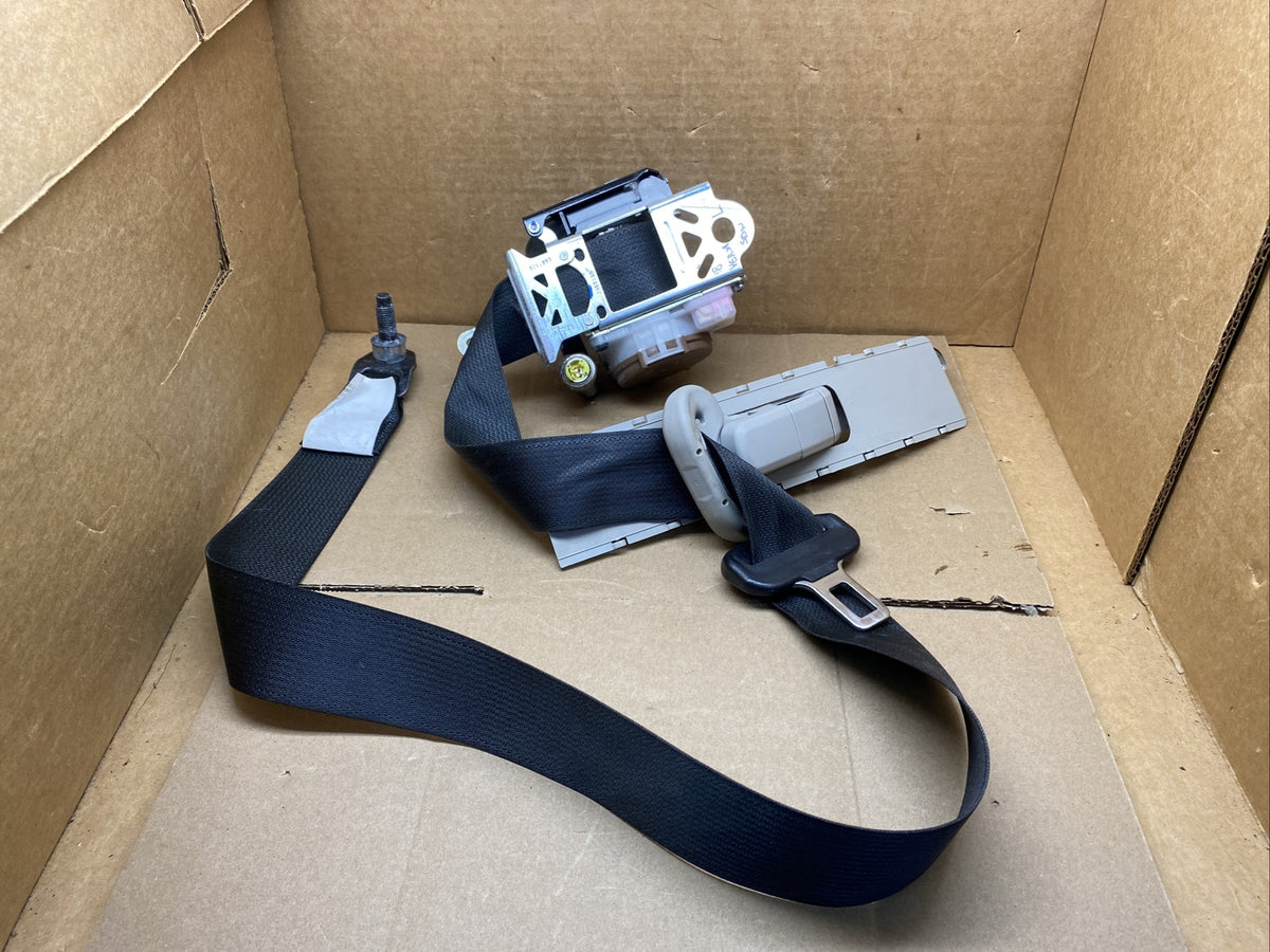 2016 2019 Nissan Versa Front Left Driver Side Seat Belt Seatbelt Retractor8