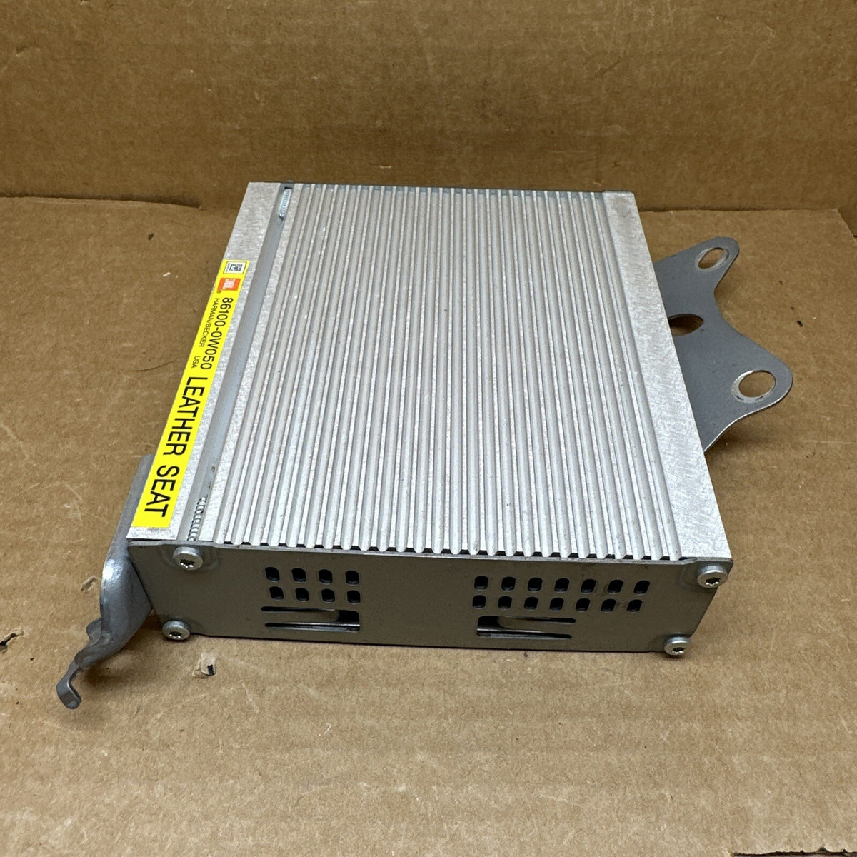 2003 2007 Highlander JBL Harman Audio Stereo Radio Amplifier Amp 86100 0W0503