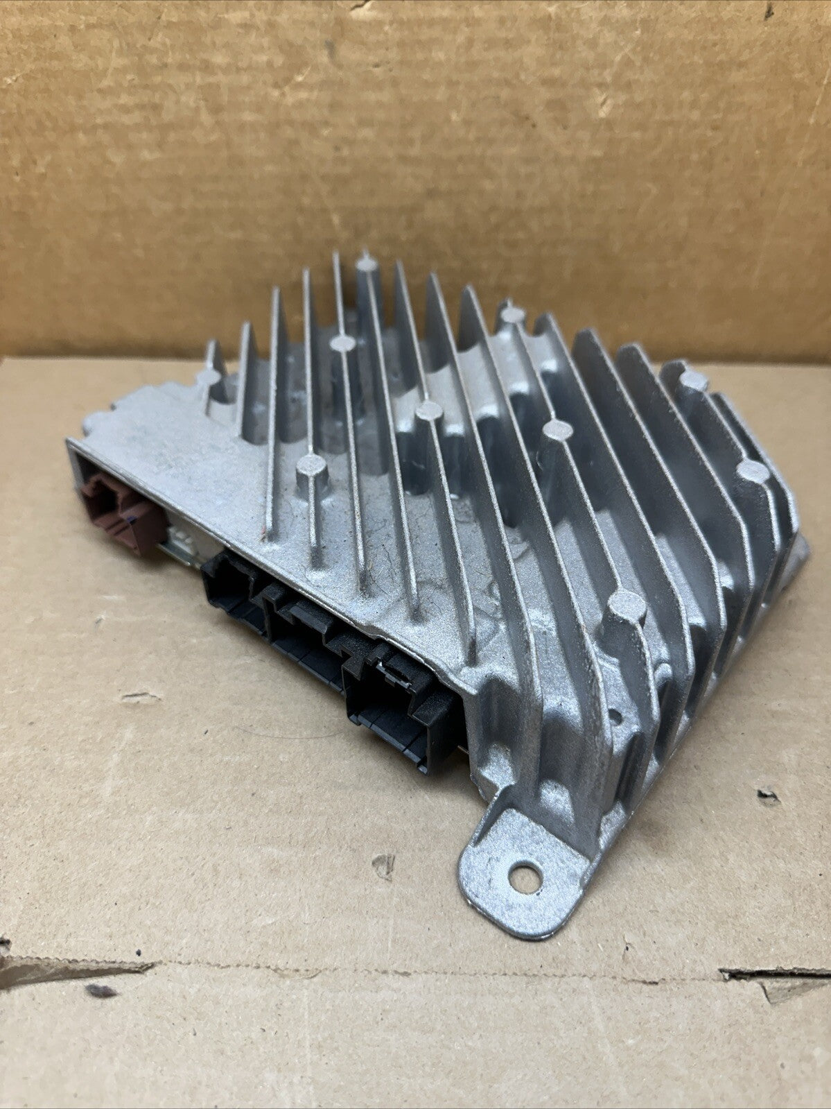 2018 2021 GMC TERRAIN BOSE RADIO AMP AMPLIFIER 843216552