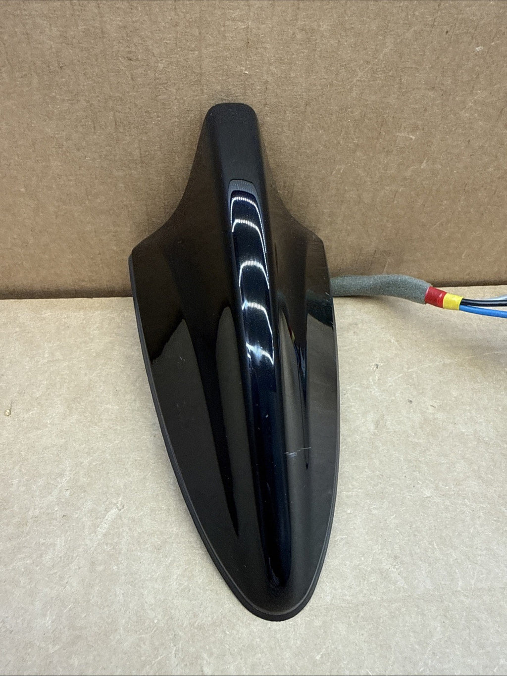 2016-2018 Kia Sorento Roof Radio Shark Fin Antenna Black 96210-C6100 SCRATCHED1