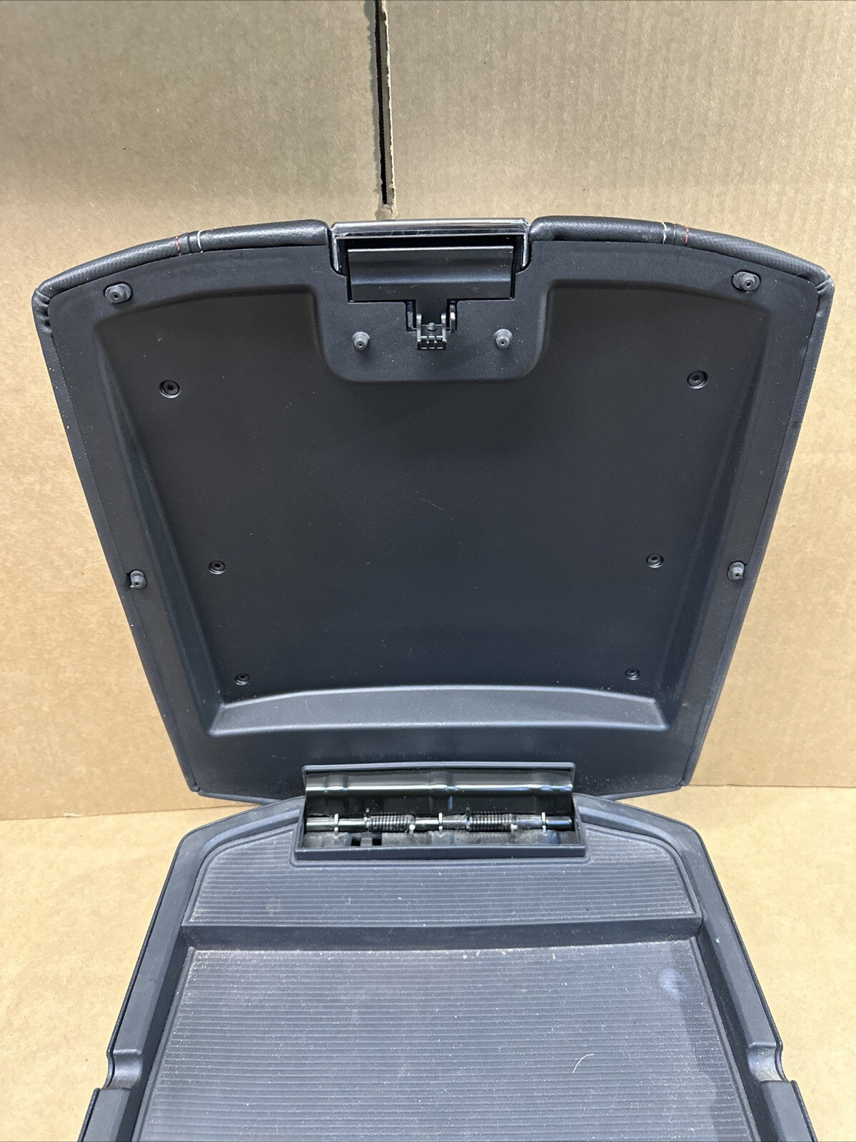 2014 2018 DODGE RAM 1500 REBEL CENTER CONSOLE LID ARMREST COVER OEM5