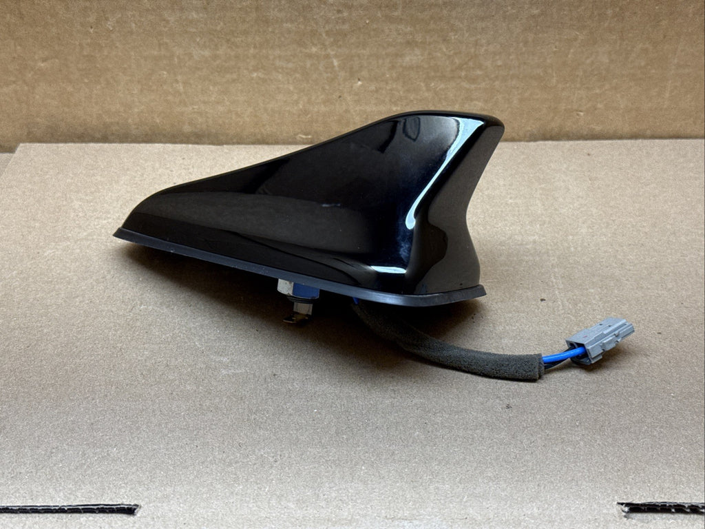 2020 2022 Kia Soul Radio Roof Rear Antenna Assembly Black OEM 96210 K00006