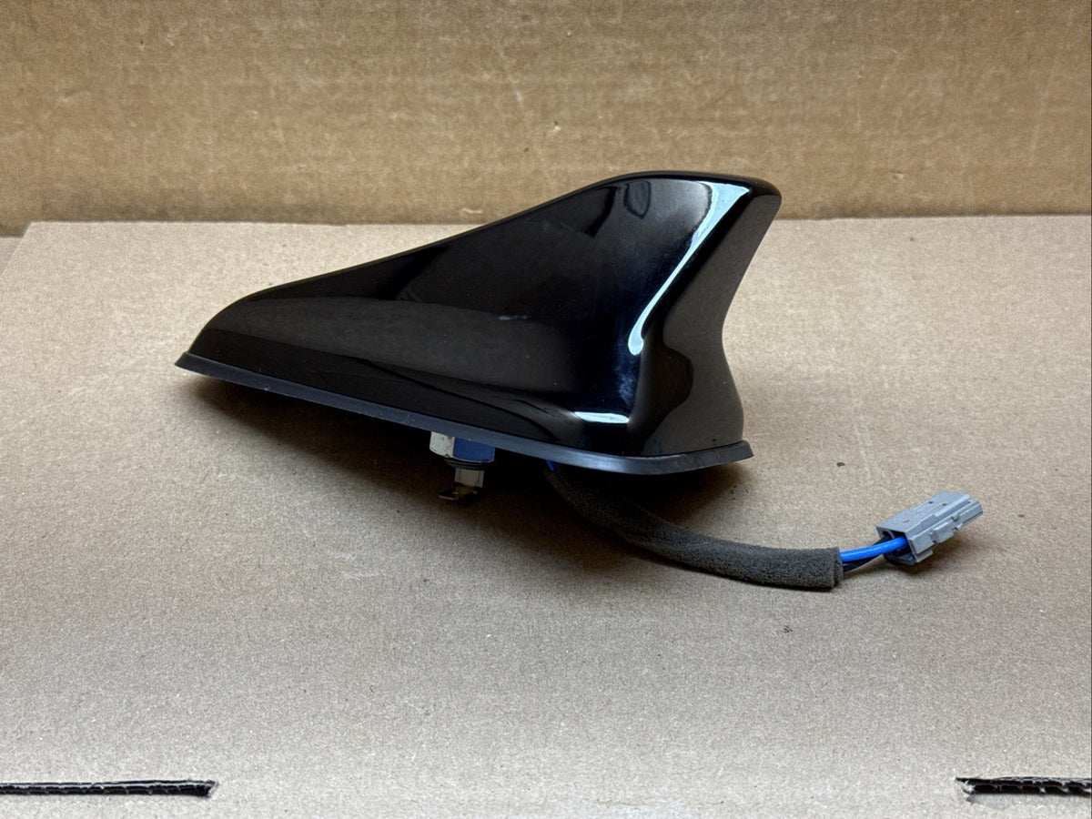 2020 2022 Kia Soul Radio Roof Rear Antenna Assembly Black OEM 96210 K00006