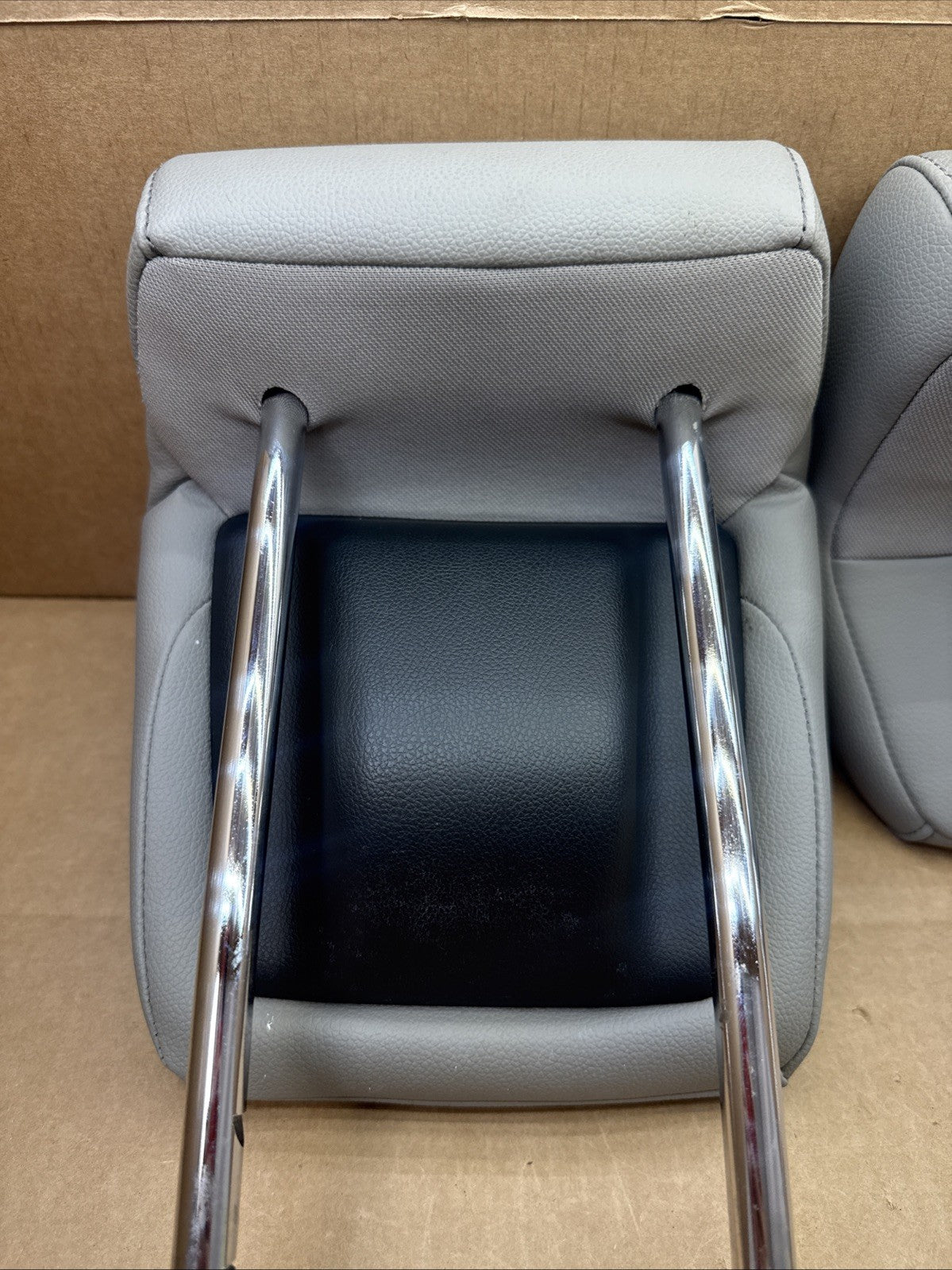 2016-2022 HONDA HR-V REAR 2ND ROW HEADREST SET LEFT RIGHT GRAY LEATHER OEM5