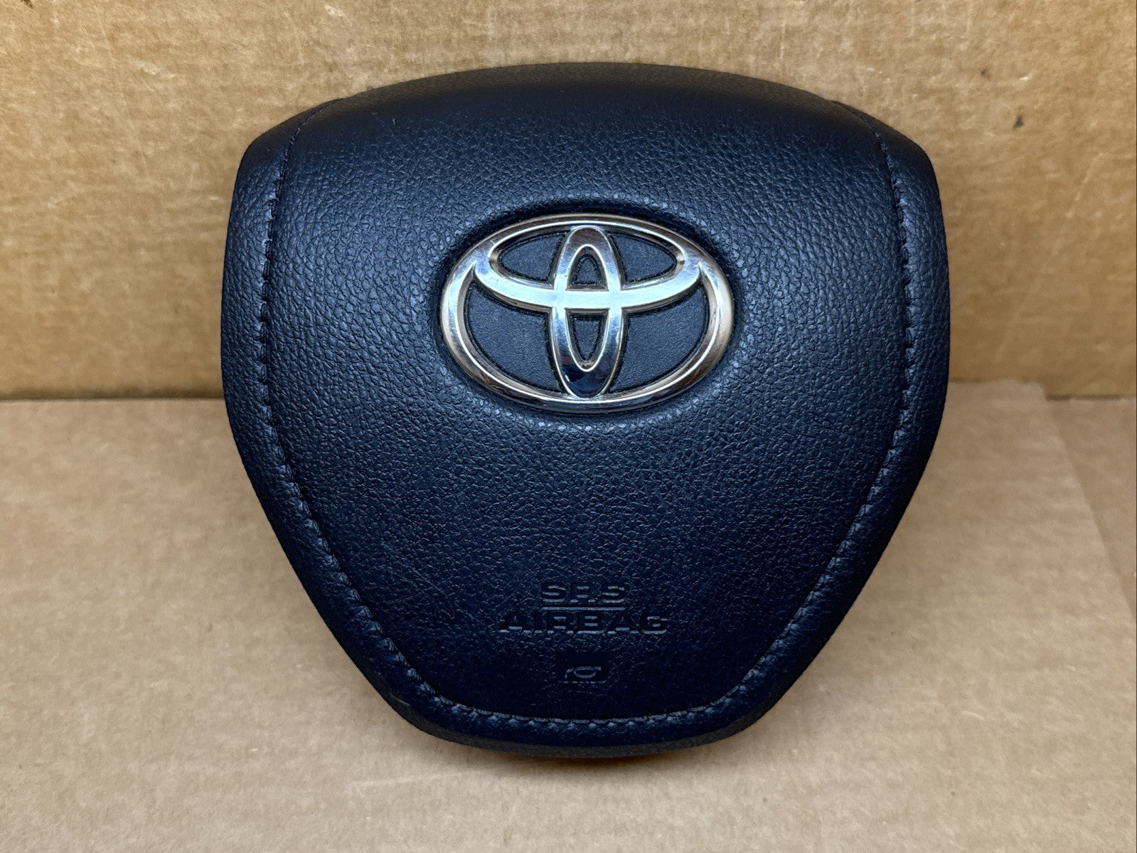 2014 2018 Toyota Rav 4 Rav4 Front Left Driver Side Steering Wheel Air Bag Airbag0