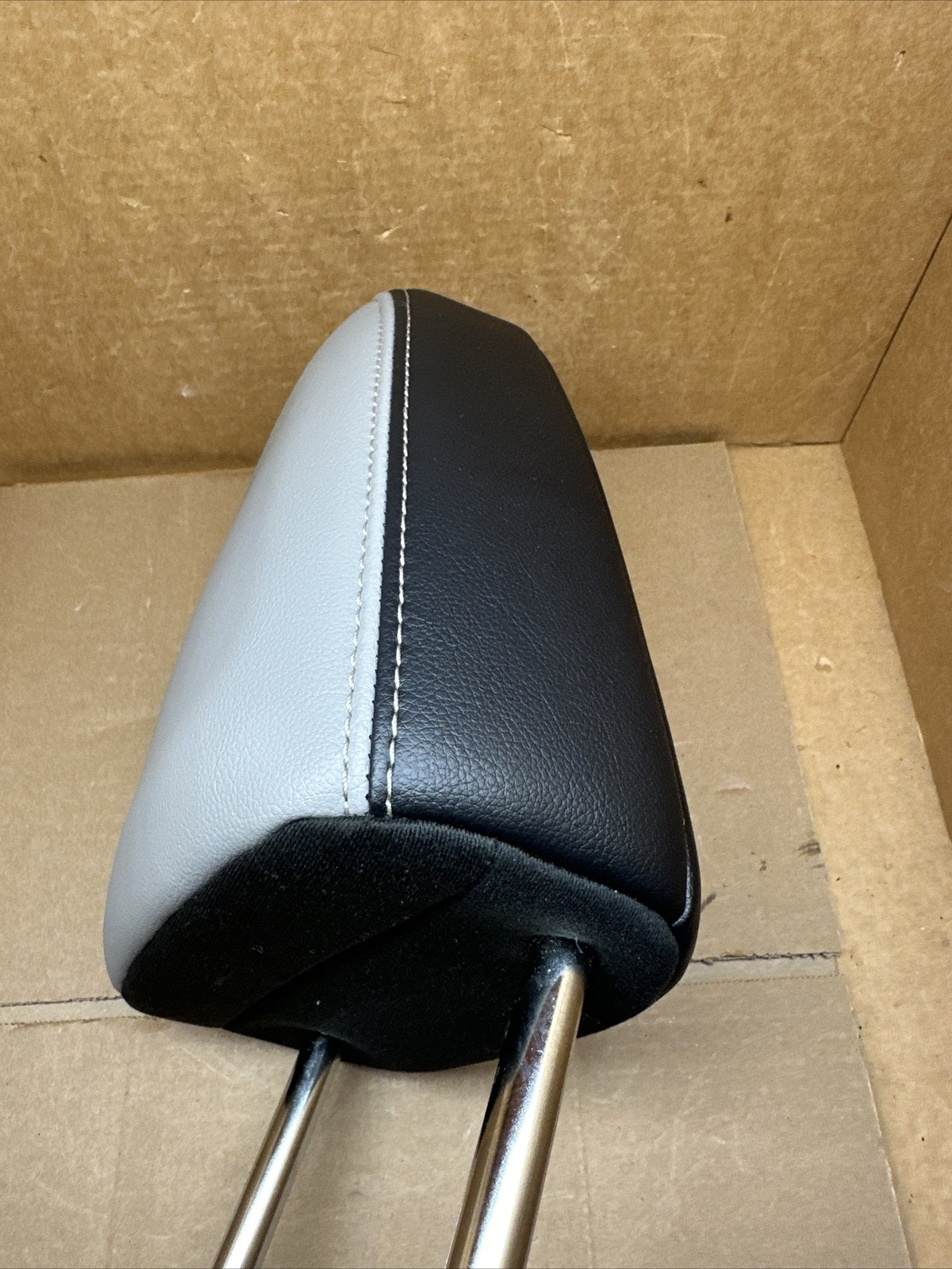 2013 2018 Toyota Rav4 Front Seat Headrest Left Right Driver Passenger Gray4