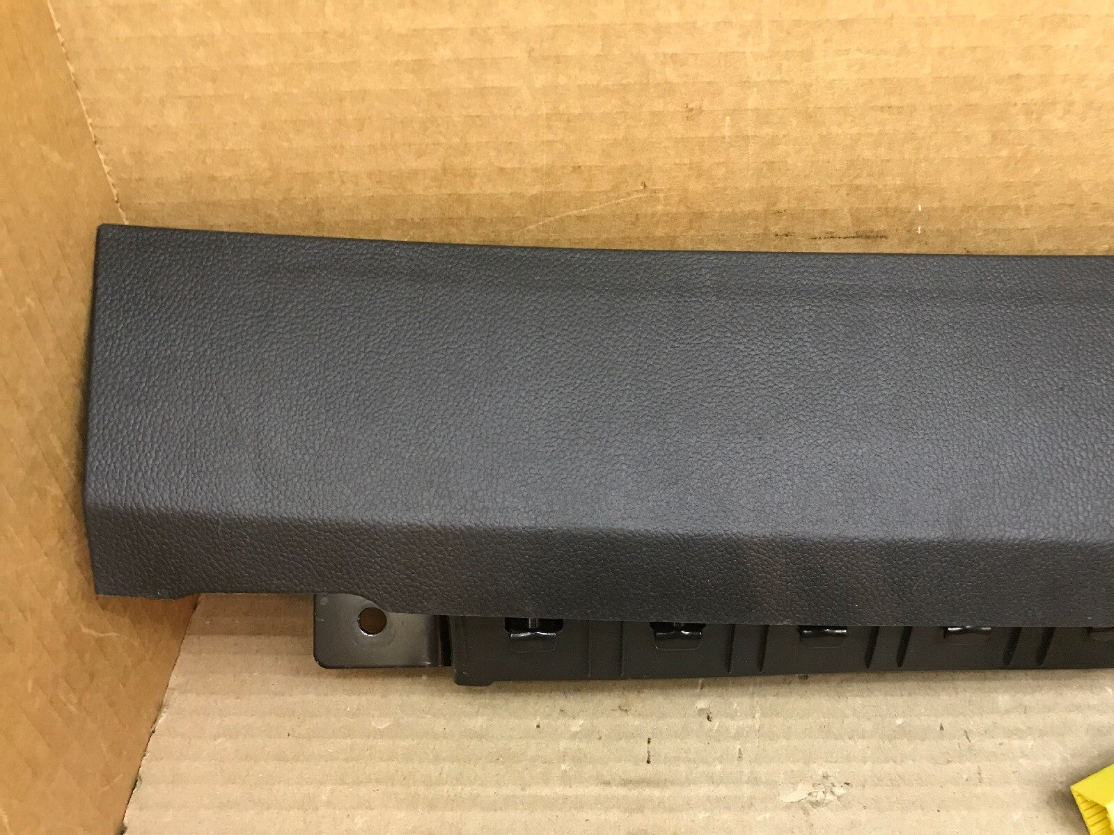 2011 2012 CHEVY CRUZE RIGHT SIDE PASSENGER KNEE LOWER AIRBAG AIR BAG 952187122