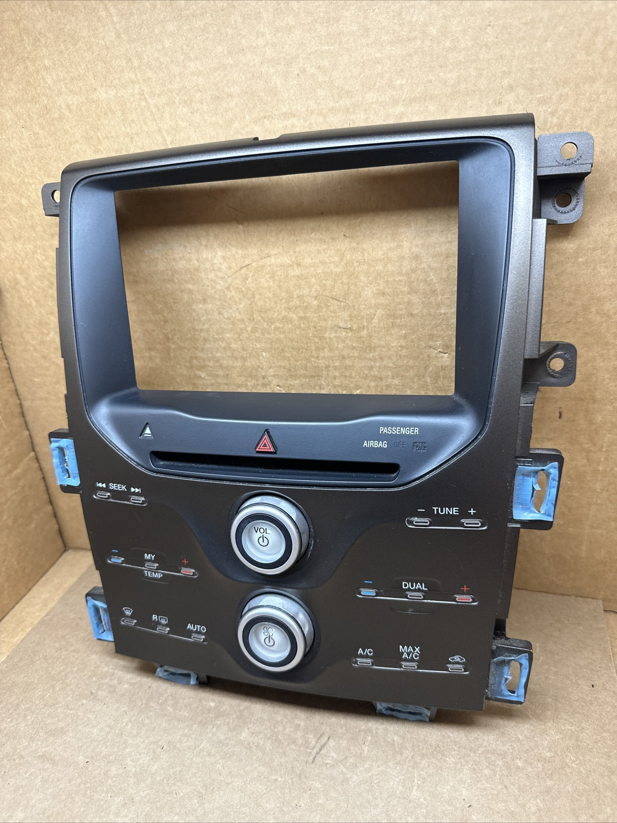2011 2014 Ford Edge Radio Face Climate Control Panel Bezel DT4T 18A802 BC4