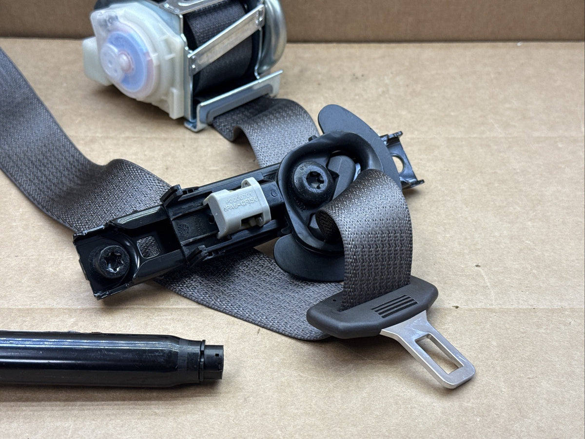 13-17 Encore 15-16 Trax Front Right Passenger Side Seat Belt Seatbelt Retractor2