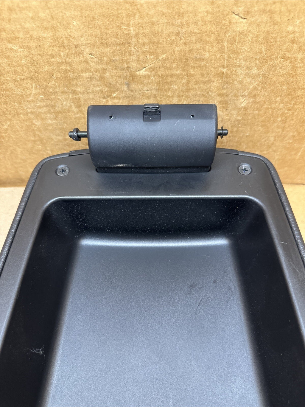2011 2013 Kia Sorento Center Console Arm Rest Armrest Lid Cover Black OEM7