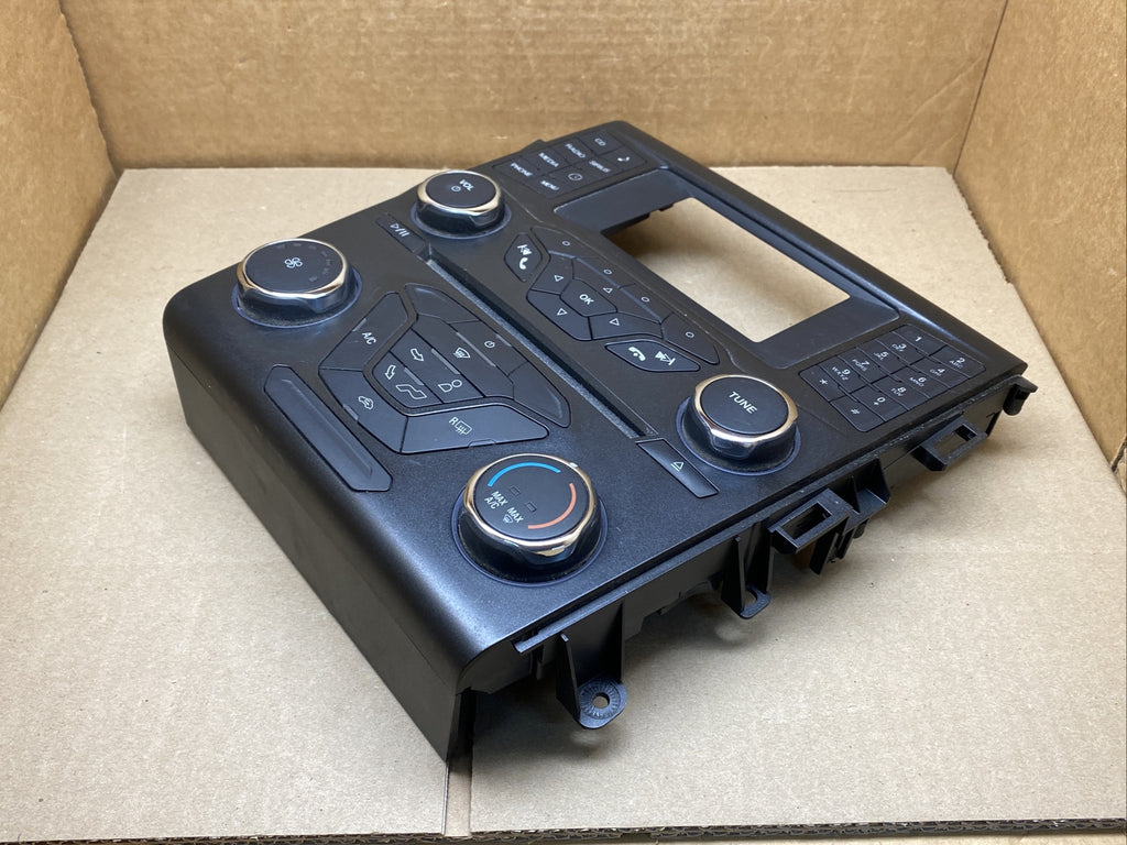 17 20 Fusion Temp Temperature Climate Radio Control Bezel Panel HS7T 18E243 PA6