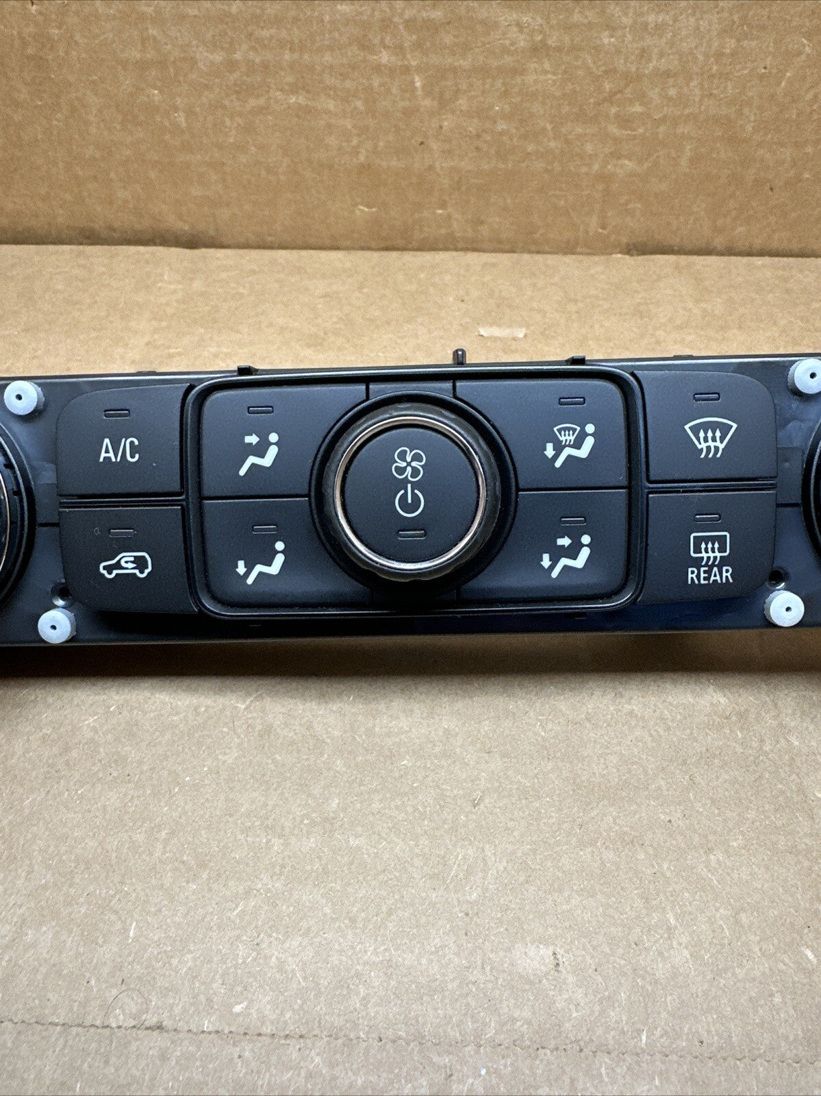 2017 2019 GMC Acadia AC Heater Temperature Climate Control Unit 841737483