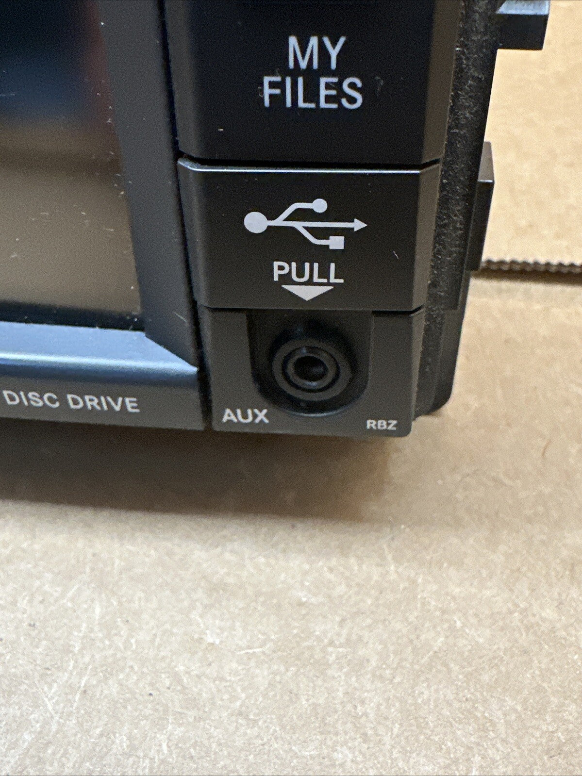 2011 2013 Dodge Durango Radio CD DVD RBZ P05091178AD 05091178AD3