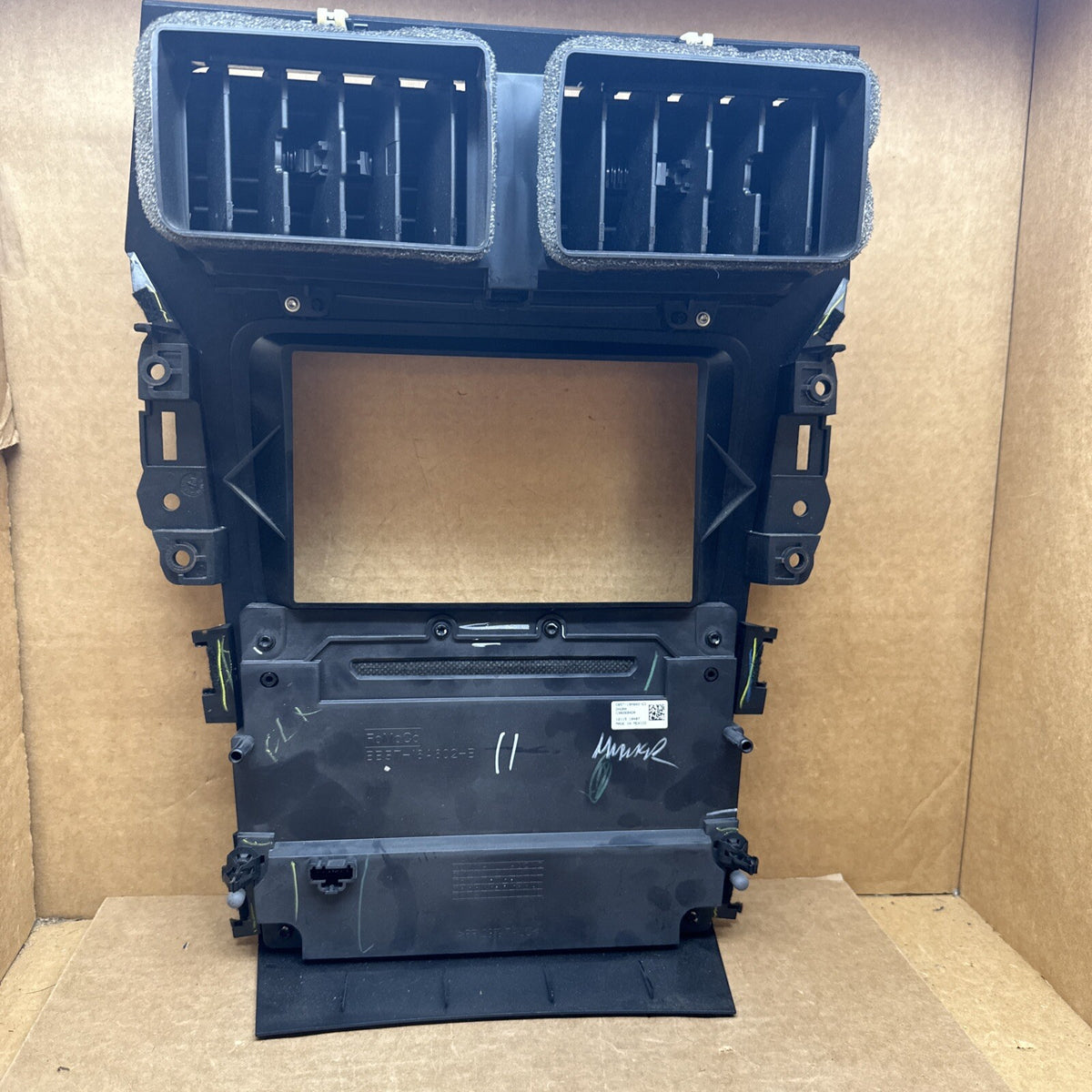 2013 2015 Ford Explorer 8" Radio Climate Control Panel Bezel DB5T 18A802 ED6