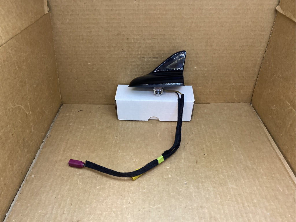 15 16 Challenger 15 17 Chrysler 200 Antenna Base Roof Mounted OEM P5NU67DX8AC1