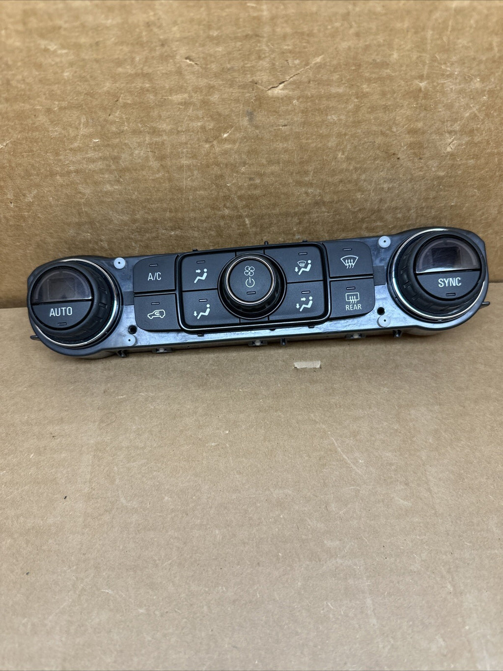 2017 2019 GMC Acadia AC Heater Temperature Climate Control Unit 841737480