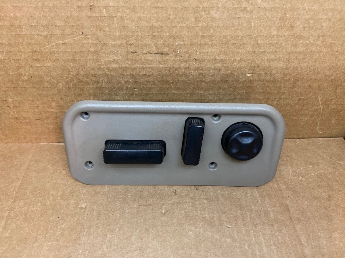 00 02 SUBURBAN TAHOE SILVERADO 8 WAY DRIVER SEAT SWITCH 12450166 NEUTRAL 522 5211