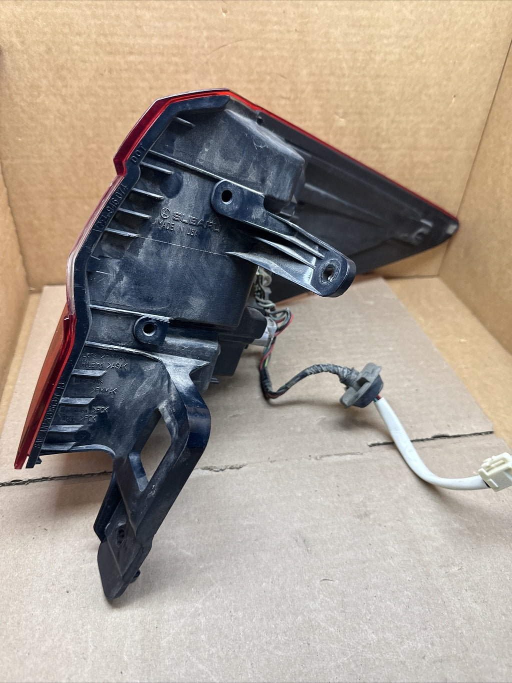 2015   2018 Subaru Outback Outer Tail Light Left Drivers Side4