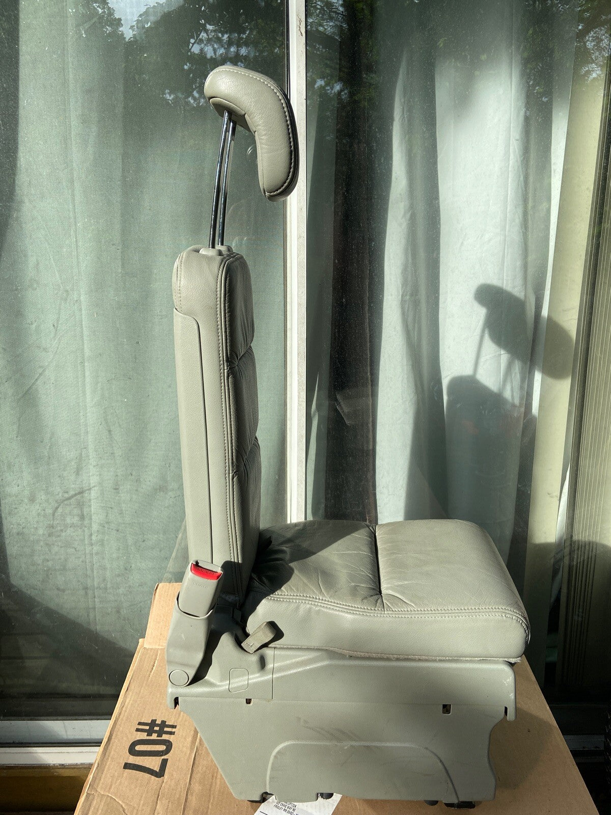 05 10 HONDA ODYSSEY SECOND ROW MIDDLE CENTER JUMP SEAT JUMPSEAT GRAY LEATHER 4