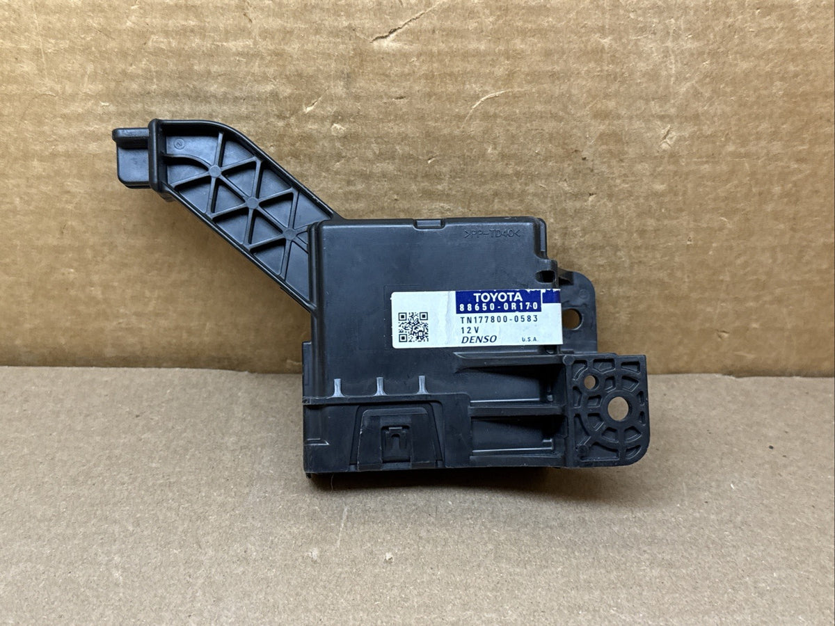 2013 2015 Toyota Rav 4 Rav4 Temperature Control Module Amplifier OEM 88650 0R1700