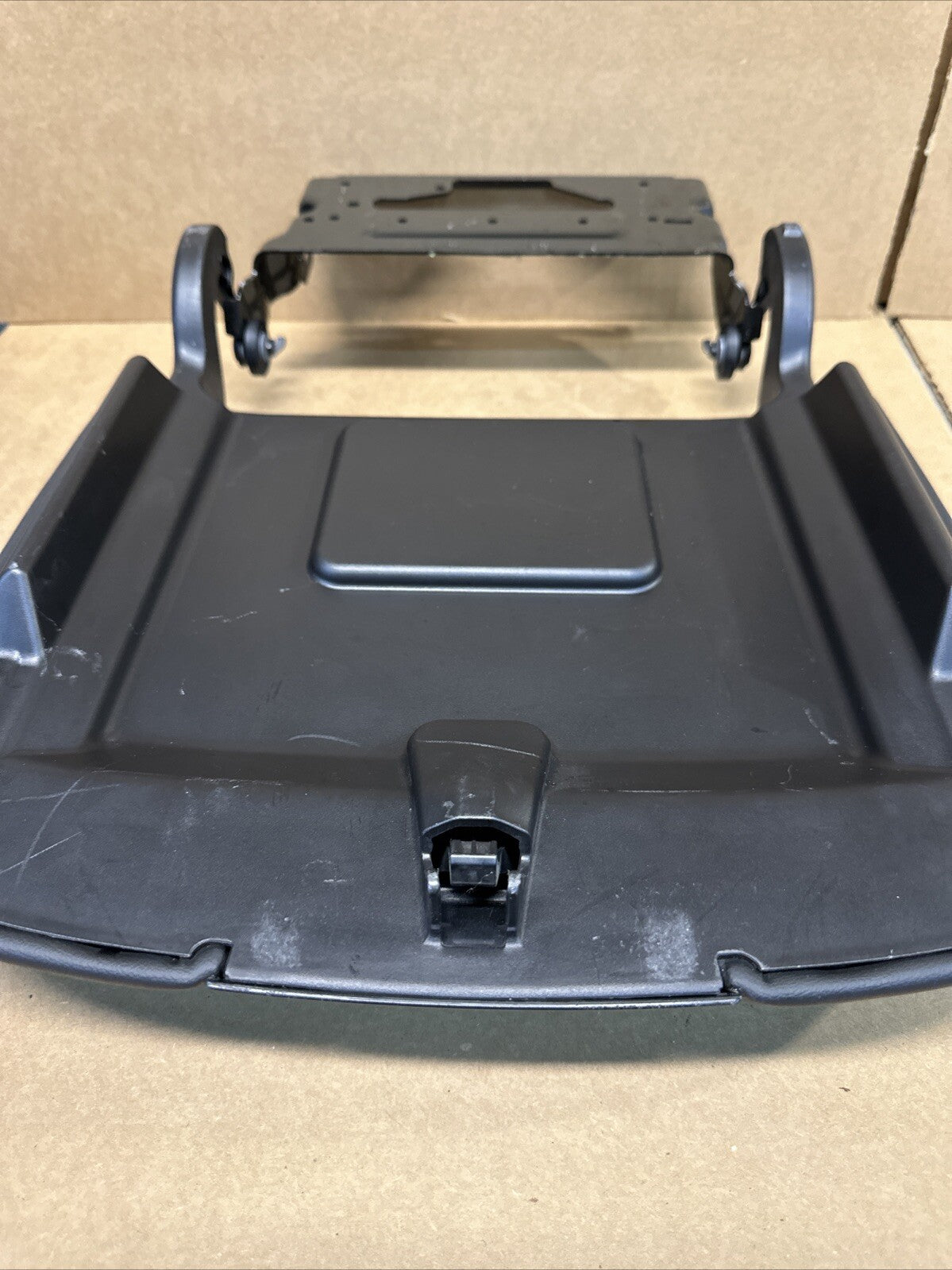 2015 2020 Tahoe Yukon Suburban Yukon XL Center Console Lid Arm rest Black OEM6