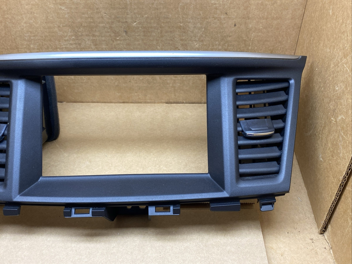 2016 2020 Infiniti QX60 Center Dash Radio Screen Vent Bezel4