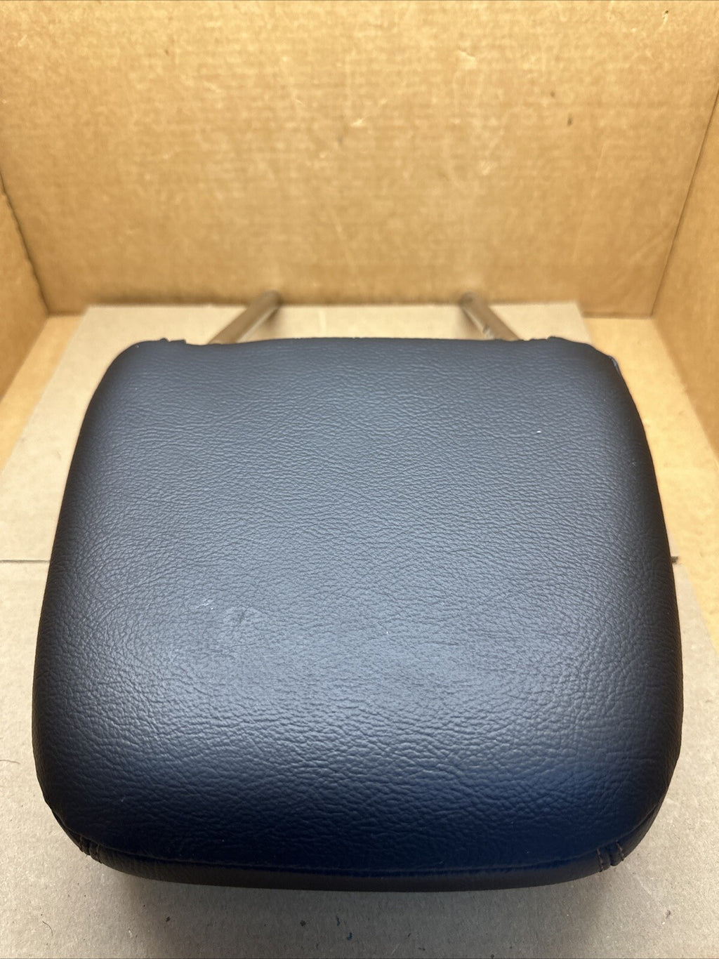 2017 2020 CHRYSLER PACIFICA FRONT LEFT DRIVER SIDE SEAT HEADREST HEAD REST OEM5
