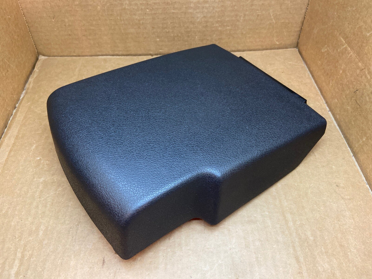 2005 2010 Grand Cherokee Center Console Lid Cover Top Arm Rest Armrest Black3