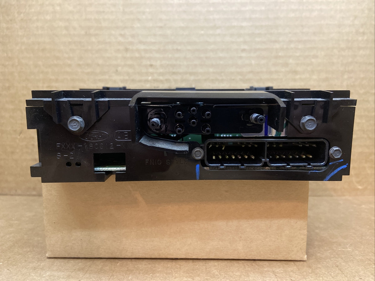 1999 2002 Ford Expedition Navigator AC HEAT CLIMATE CONTROL UNIT XL7H 19C933 AD4