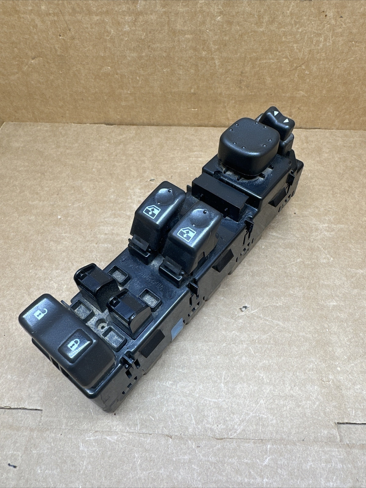 2003 2007 Silverado Sierra Front Left Driver Window Control Switch DDM 2DR PFLD0