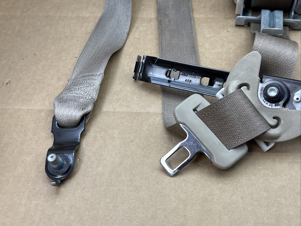 2014-2018 Grand Cherokee Front Right Passenger Side Seat Belt Seatbelt Retractor4