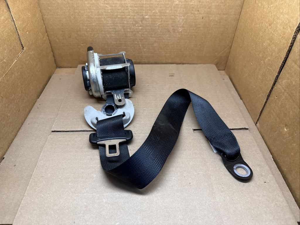 2012 2018 Prius C Sedan Front Right Passenger Side Seat Belt Seatbelt Retractor0