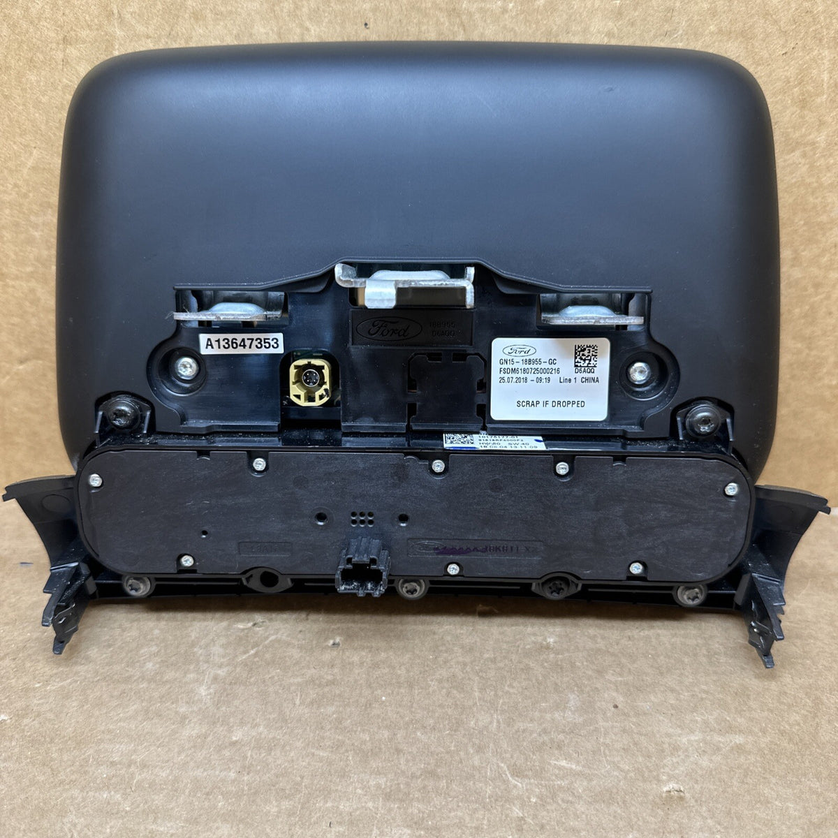 2018   2021 Ford EcoSport OEM Information Display Screen 8.0" GN15 18B955 GC4