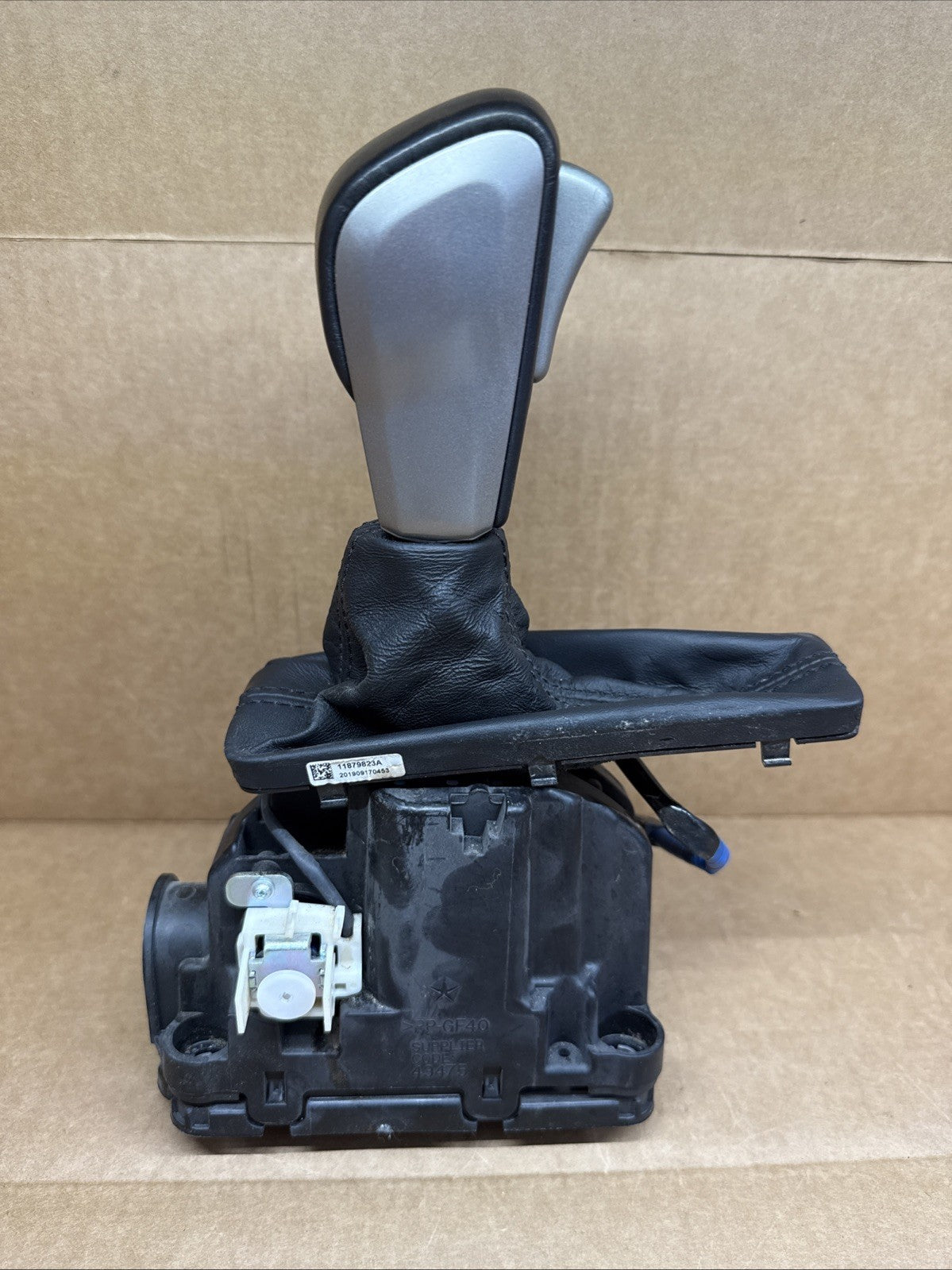 2016 2021 JEEP GRAND CHEROKEE AUTOMATIC GEAR SHIFTER HANDLE CONTROL 68428790AA3