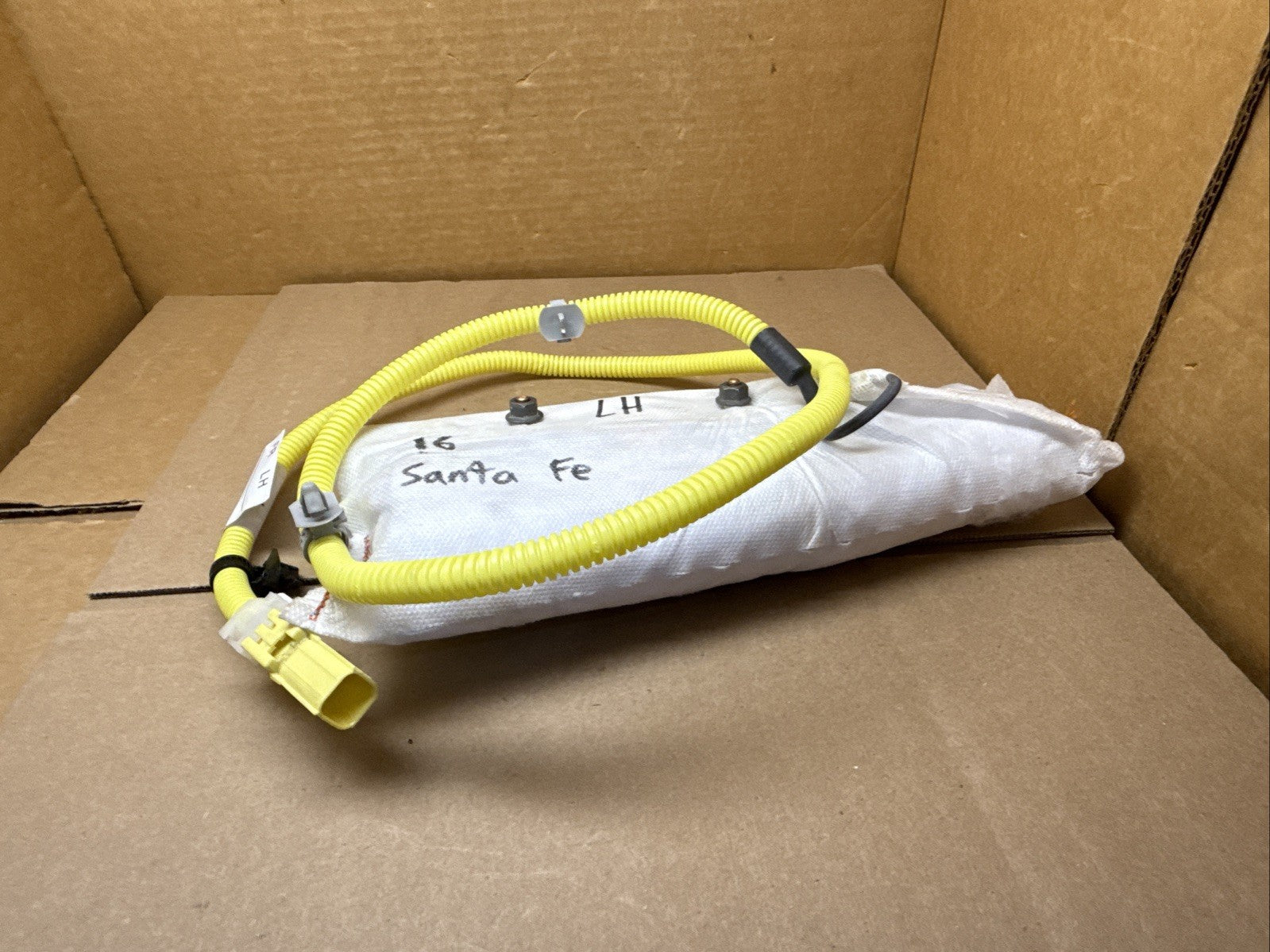 13 16 Hyundai Santa Fe Front Left Side Driver Seat Air Bag Airbag 88910 B85009
