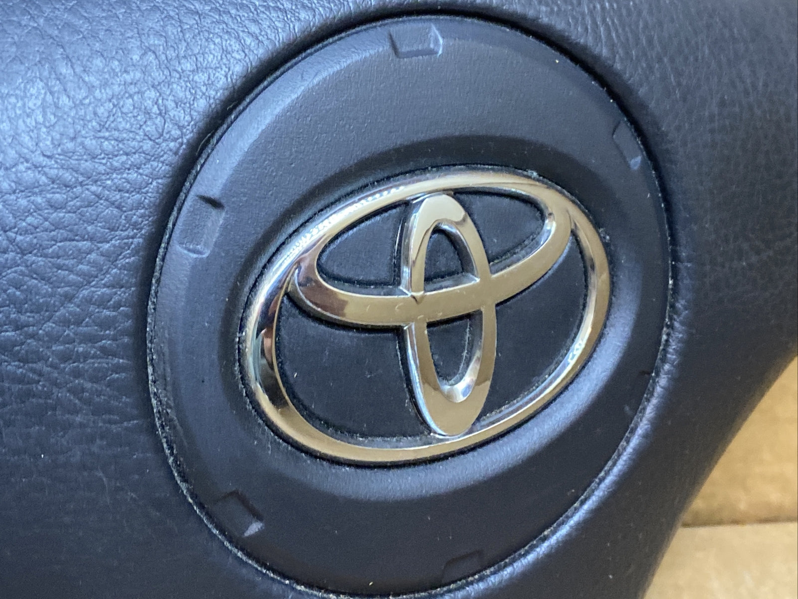 02 04 Toyota Camry SE Front Left Driver Side Steering Wheel Air Bag Airbag Black4