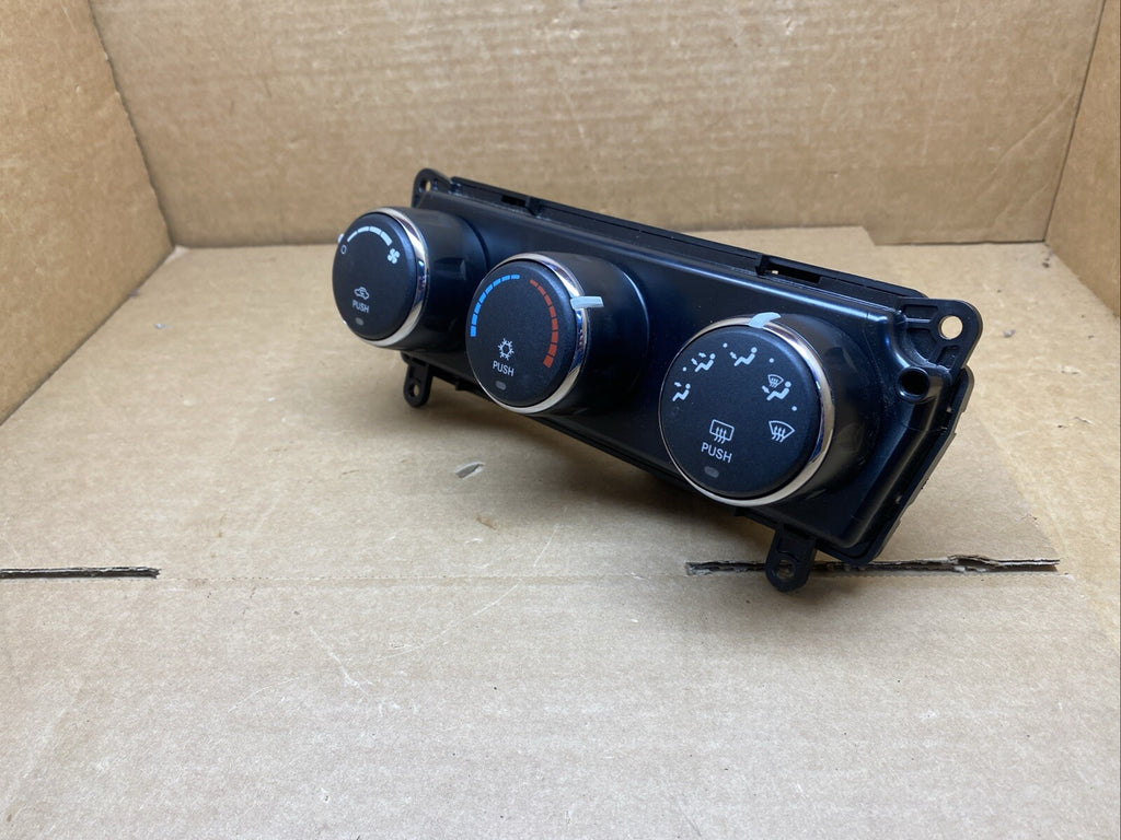 2008 2009 Jeep Liberty Climate Temp Temperature Control Dials P55111935AB9
