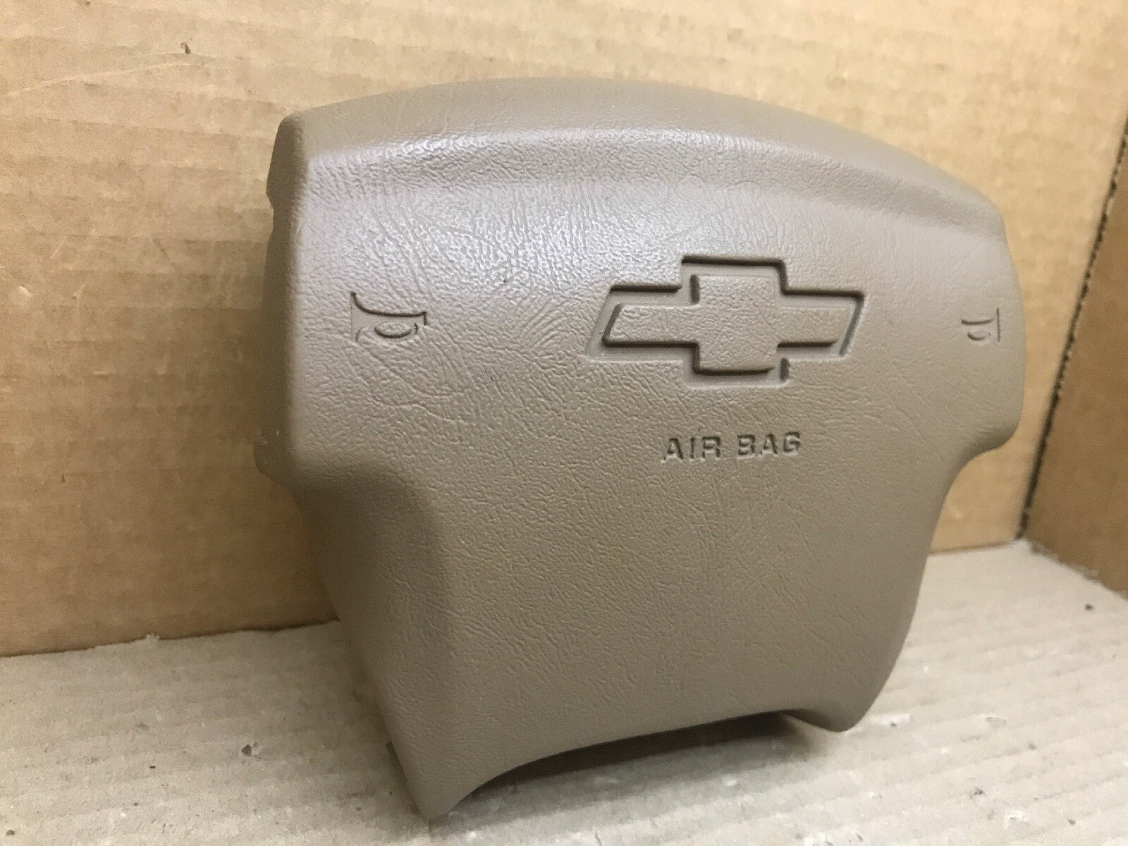 2002 2003 Chevy Trailblazer Left Driver Side Steering Wheel Airbag Air Bag Tan3