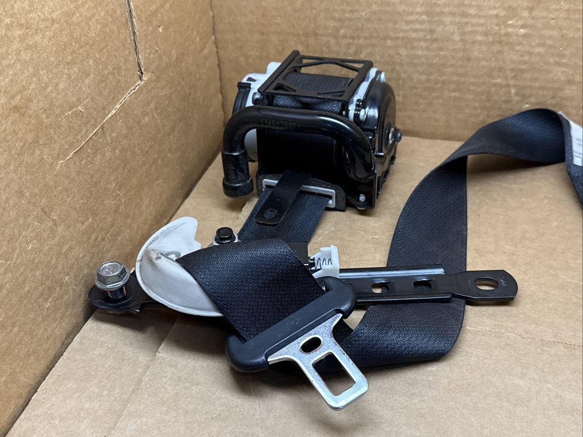 2014 2017 Intiniti Q50 Front Left Driver Side Seat Belt Seatbelt Retractor Black1