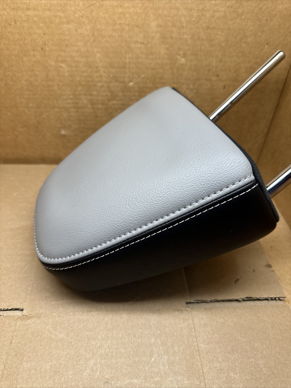 2013 2018 Toyota Rav4 Front Seat Headrest Left Right Driver Passenger Gray7