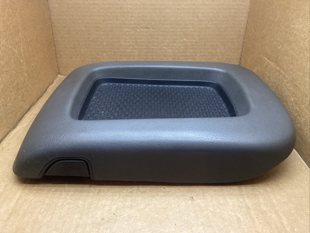 03 06 Yukon Silverado Center Console Door Lid Armrest Arm Rest Pewter 69D1
