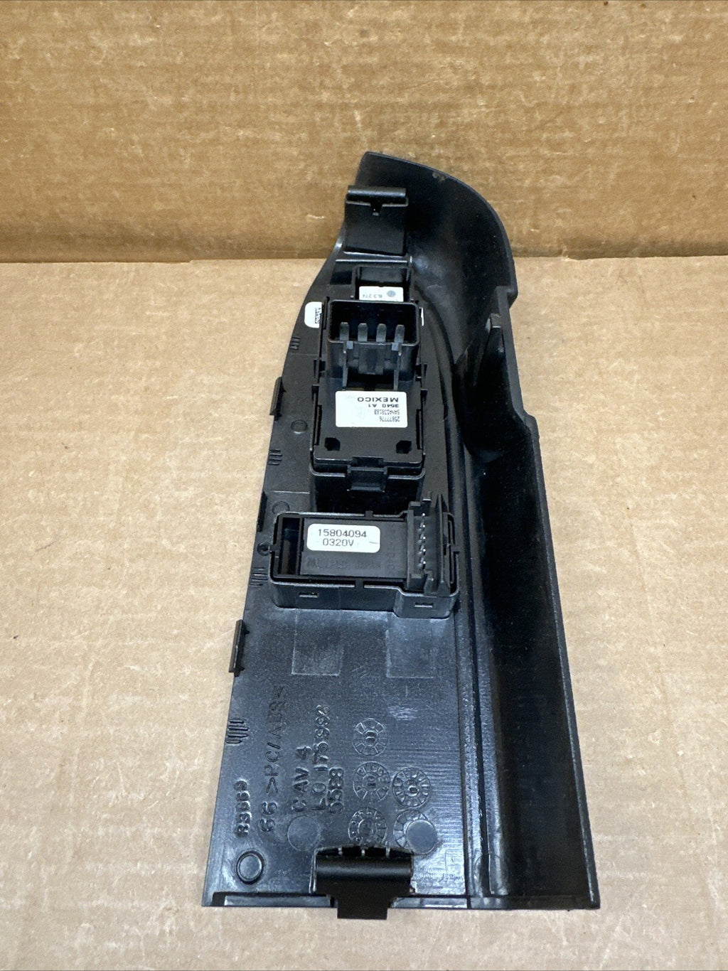 2007 2013 SIERRA SILVERADO PASSENGER RIGHT FRONT WINDOW SWITCH OEM 258777764