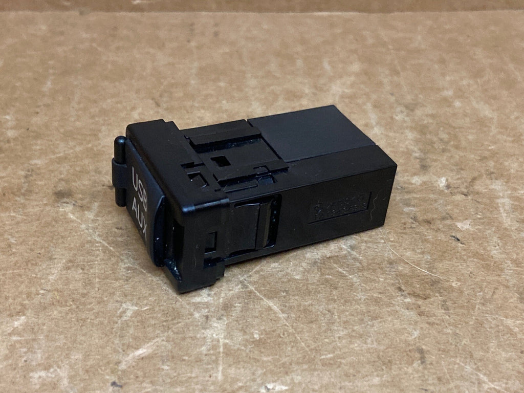2012  2015 Toyota Camry AUX USB Outlet Adapter 86190 06030 OEM4