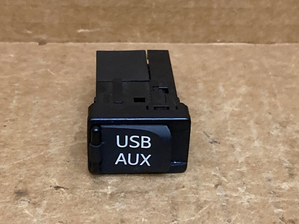 2012  2015 Toyota Camry AUX USB Outlet Adapter 86190 06030 OEM1