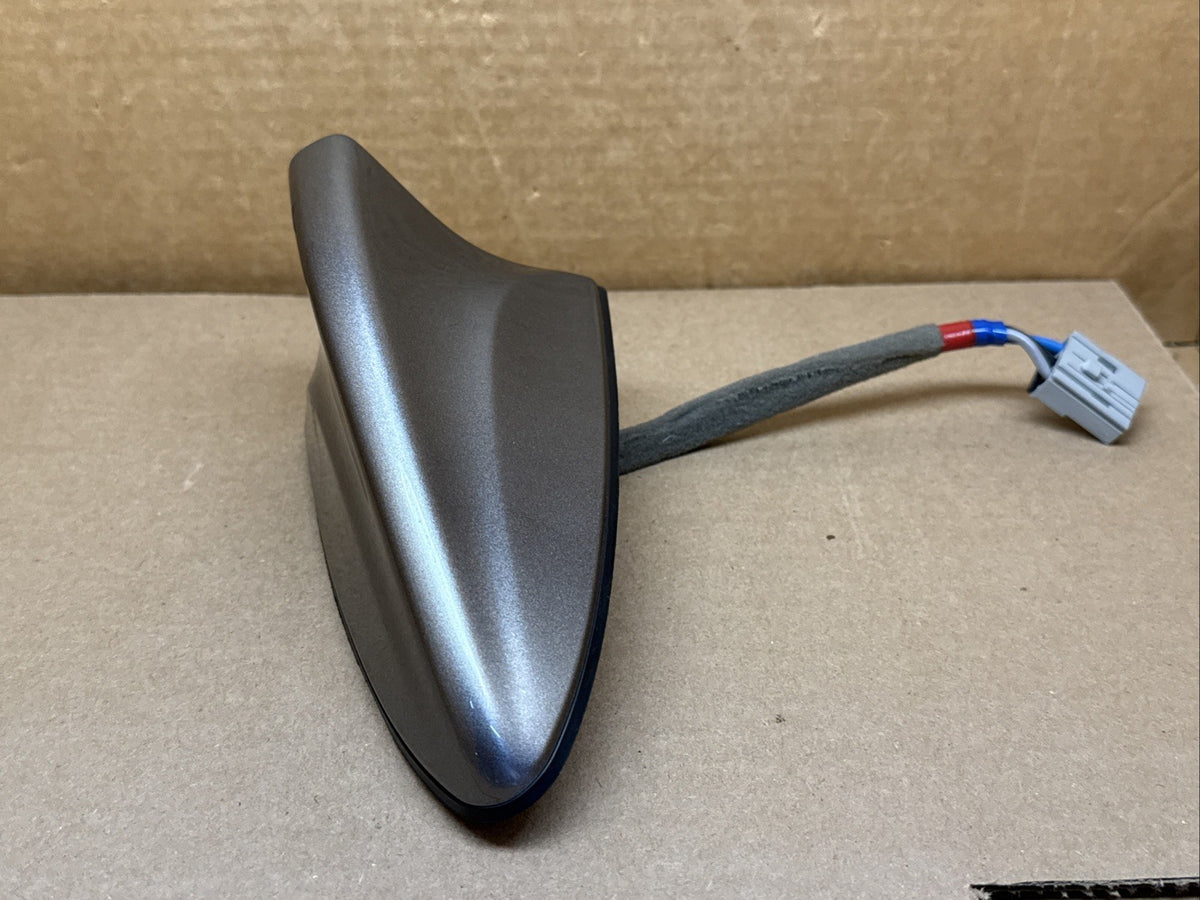 2016 2018 Kia Sorento Roof Radio Shark Fin Antenna 96210 C6110 Silver Bronze3